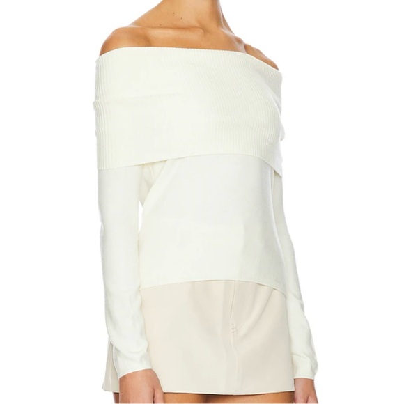 Brand New - John + Jenn Damon Top in Snowfall 🤍✨ - Picture 10 of 15